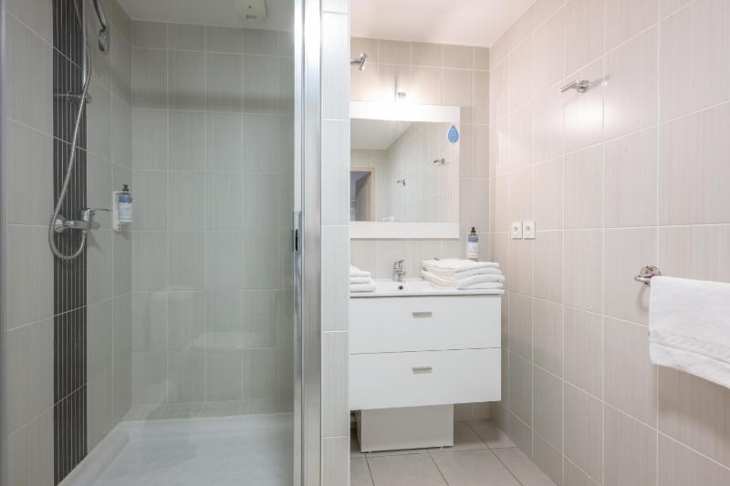 One-Bedroom Apartment (5 Adults) image 1
