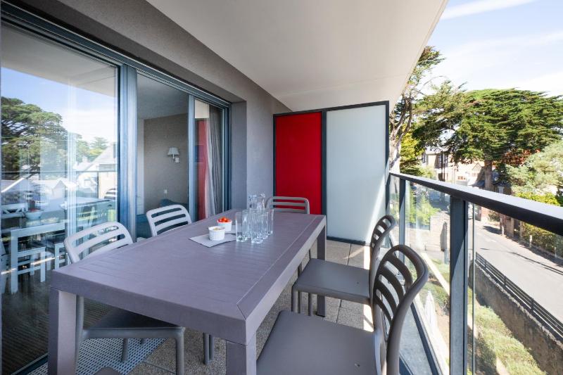 One-Bedroom Apartment (6 Adults) image 4