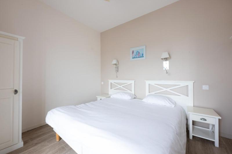 One-Bedroom Apartment (6 Adults) image 3