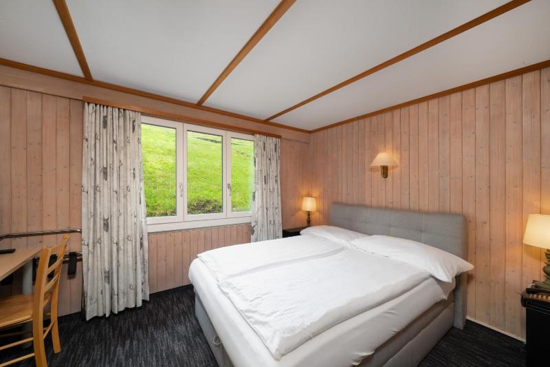 Small Double Room with Private Bathroom (no view) image 4