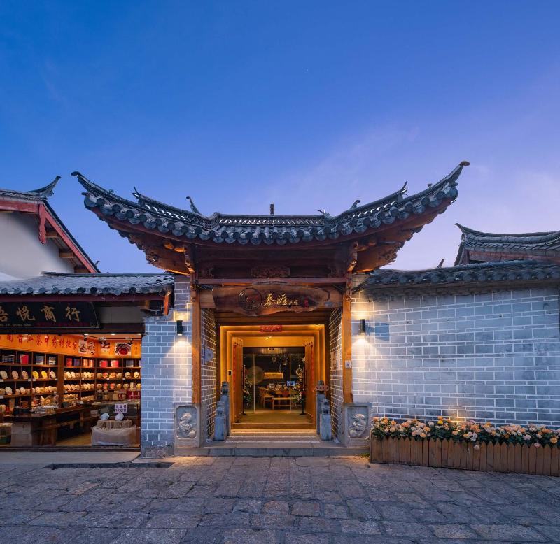 Lijiang MuYa Chinese Courtyard Hotel with Water View - image 43