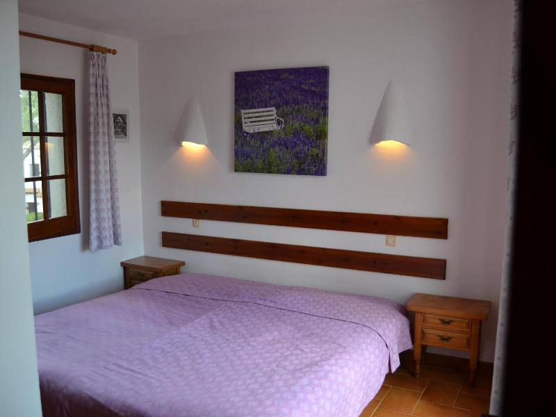 Casa Vacacional Tranquila con Piscina Jardín y Cerca de la Playa en L'Estartit - ES-323-29 - image 14