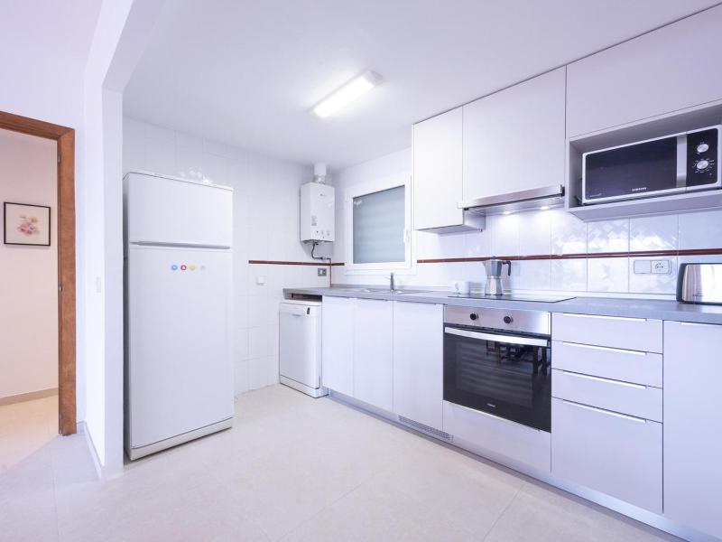 Apartamento frente a la playa con gran terraza y aparcamiento privado - ES-325-2 - image 11