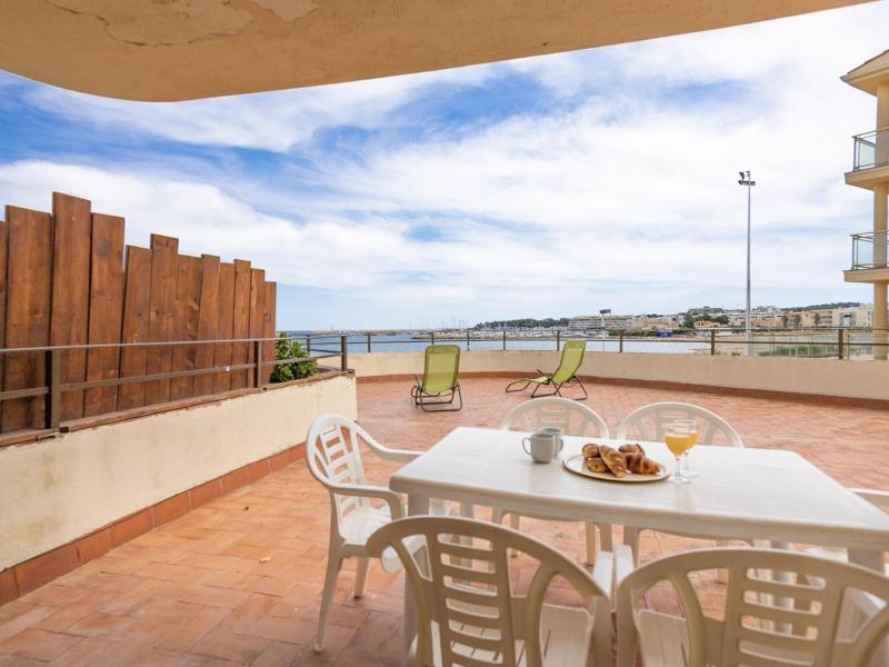 Apartamento frente a la playa con gran terraza y aparcamiento privado - ES-325-2 - image 9