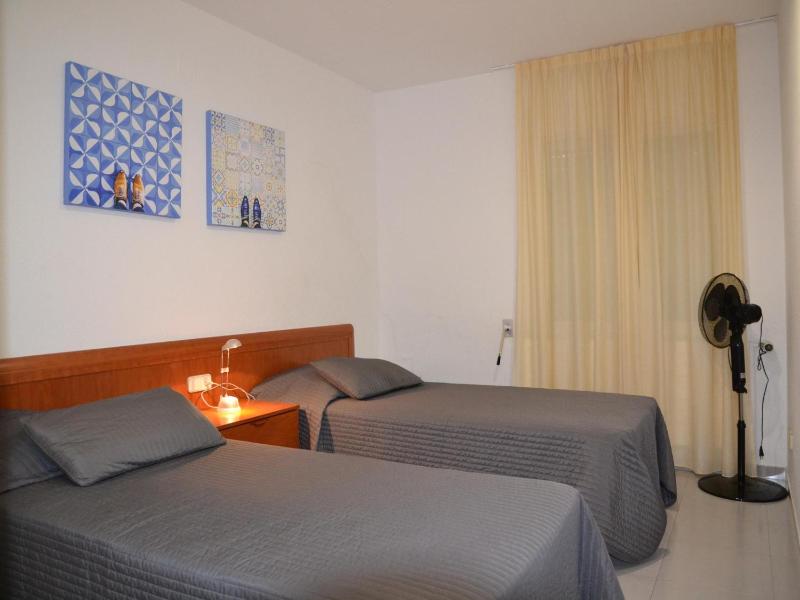 Amplio apartamento con piscina comunitaria en L'Estartit España - ES-323-9 - image 7