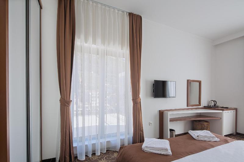 Deluxe Double Room with Sea View image 4