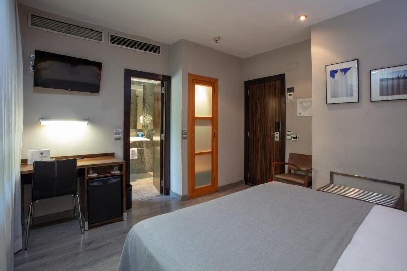 Double Room (1 Adult) image 4