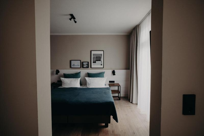 Deluxe Double Room with Balcony and Sea View image 3