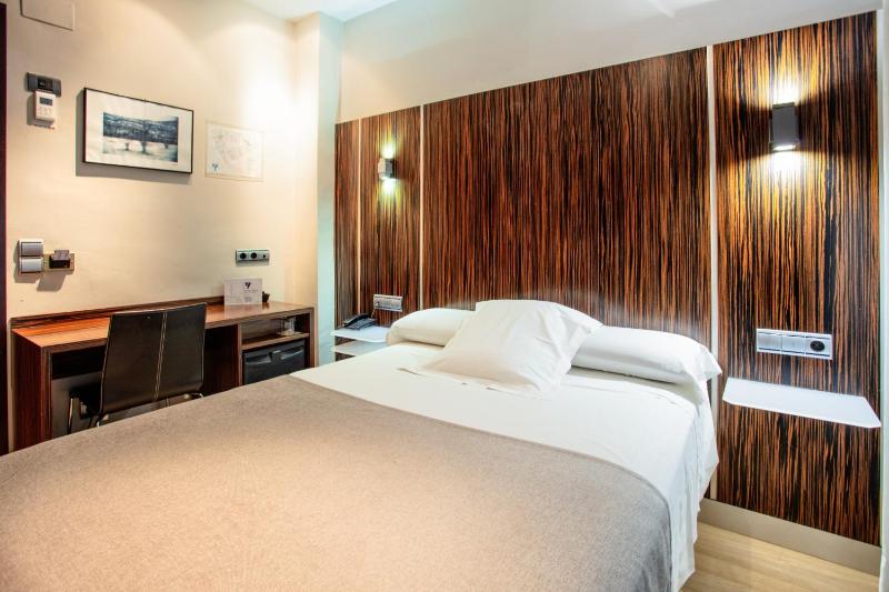 Single Room image 3