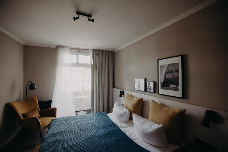 Double Room with Balcony and Sea View image 1