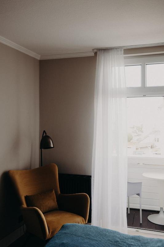 Double Room with Balcony and Sea View image 4