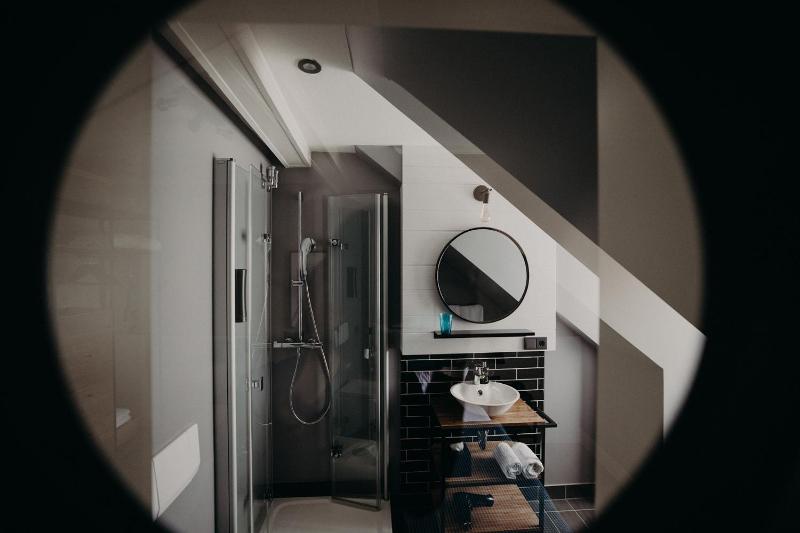 Double Room with Balcony and Sea View image 3