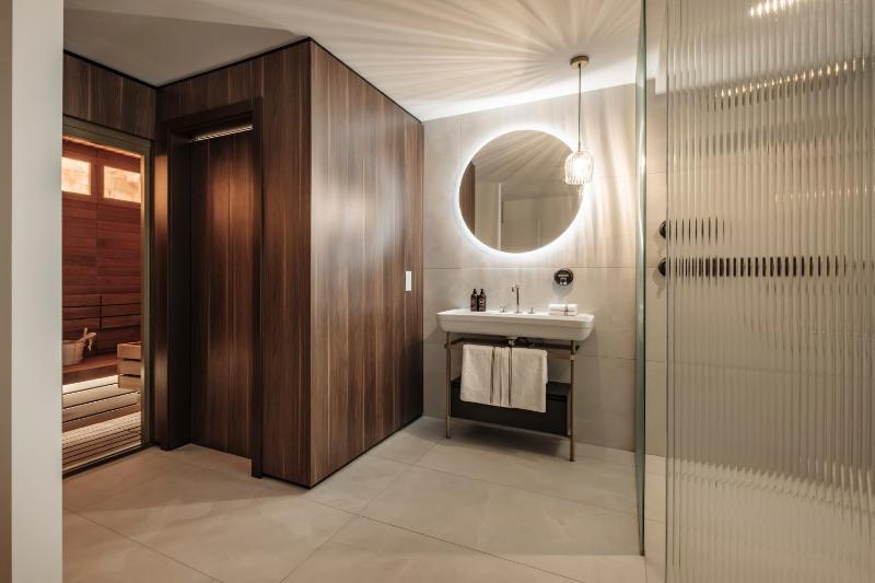 1926 Les Bains Boutique Private Spa Suites - image 3
