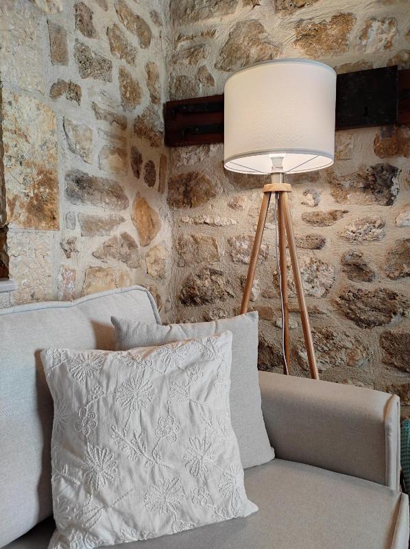 Family Room image 4