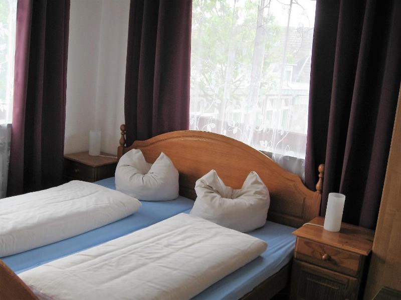 Double Room image 4