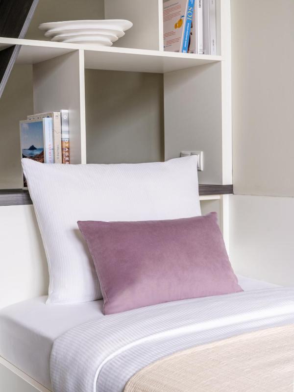 Medium Studio with Kitchenette - Single Bed image 1