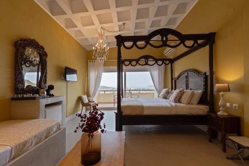 Quadruple Room image 1