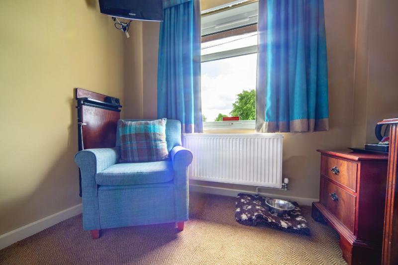 Single Room image 4