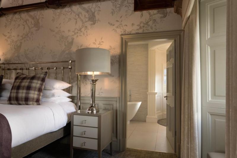 Castle Suite image 4