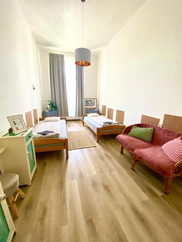 Standard Twin Room image 1