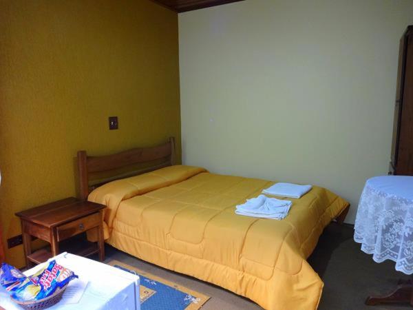 Double Room image 3