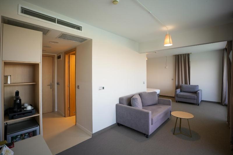 Family Room with Sea View image 4