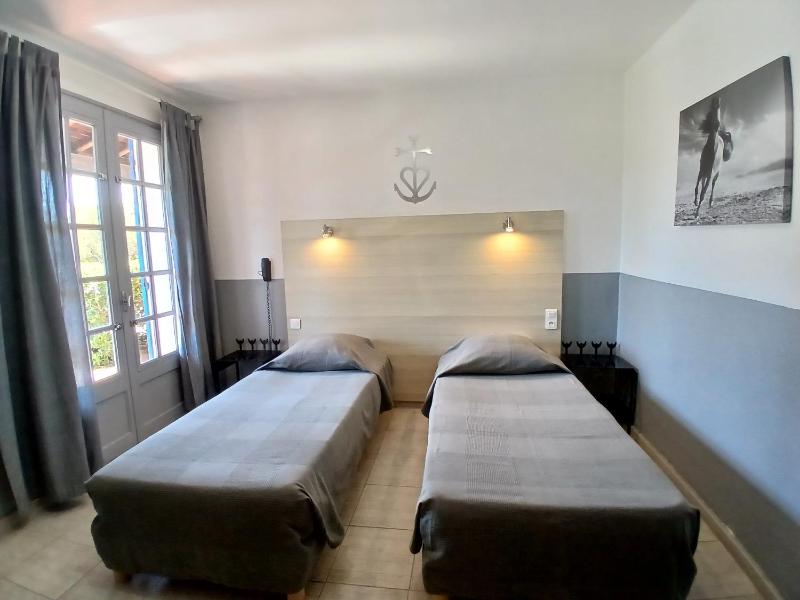 Twin Room with Terrace image 1