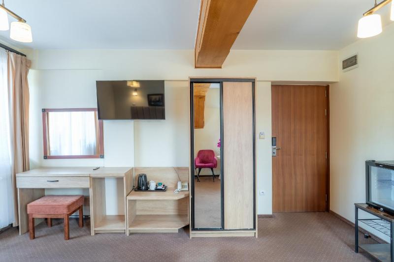 Deluxe Double Room image 4