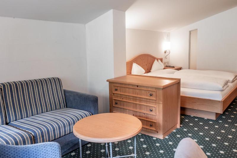 Comfort Triple Room image 2