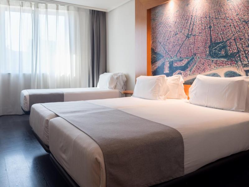Basic Triple Room image 2