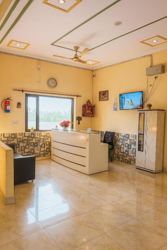 Townhouse Dream Hotel - image 11