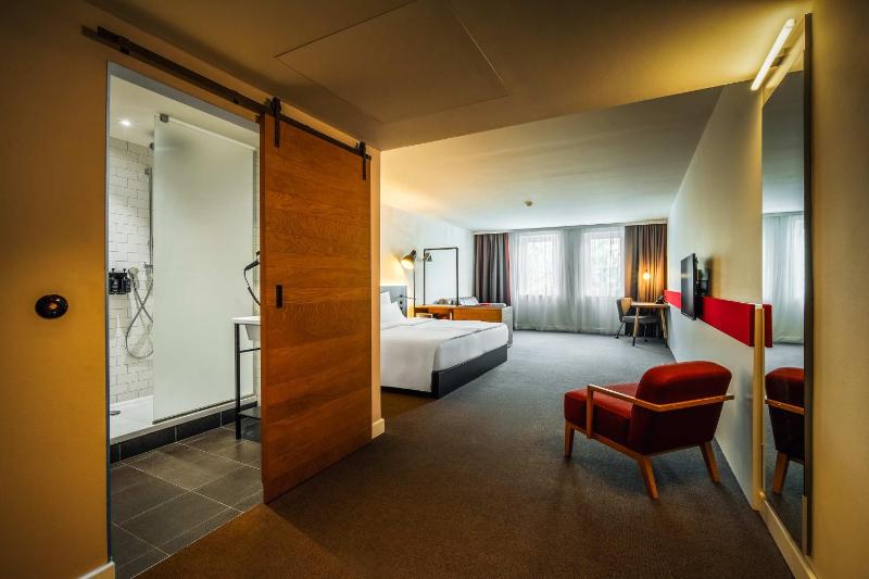 Junior Suite image 1