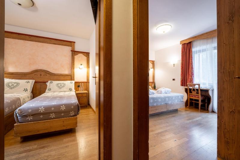 Classic Triple Room image 3