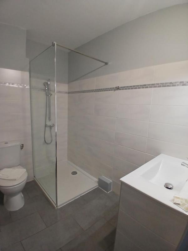 Classic Double Room image 2