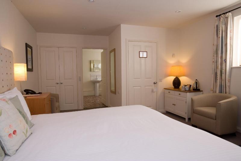 Crown and Castle - image 37