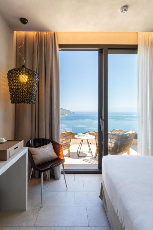 Double Room - Attic with Sea View image 2