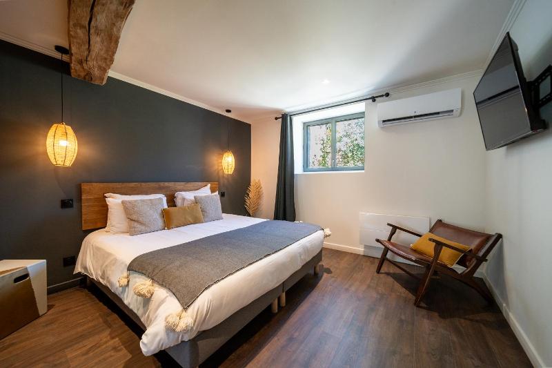 Superior Double Room image 3