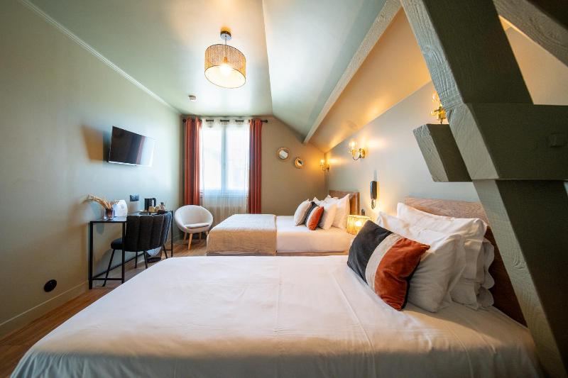 Standard Triple Room image 1