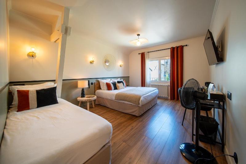 Comfort Triple Room image 3