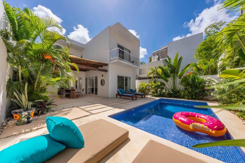 Casa Kinam Chic 4BR Villa w Pool in La Veleta - image 33