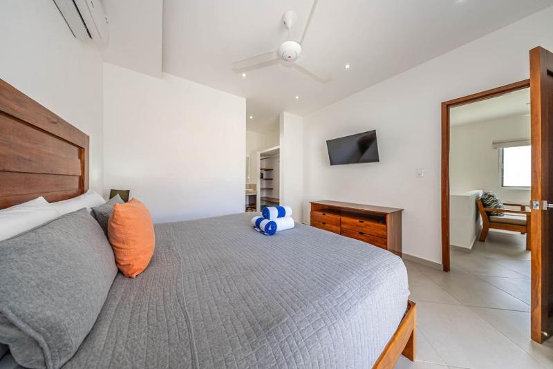 Casa Kinam Chic 4BR Villa w Pool in La Veleta - image 15