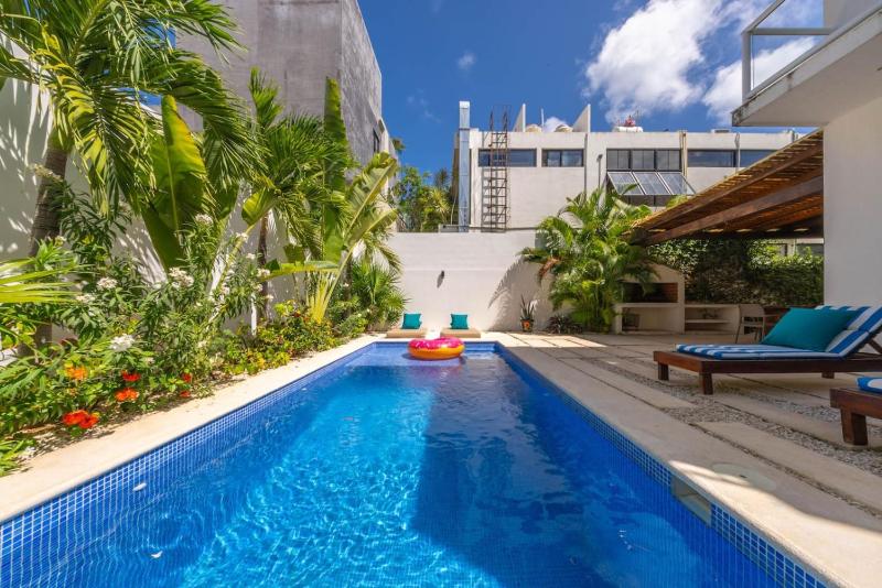 Casa Kinam Chic 4BR Villa w Pool in La Veleta - image 22