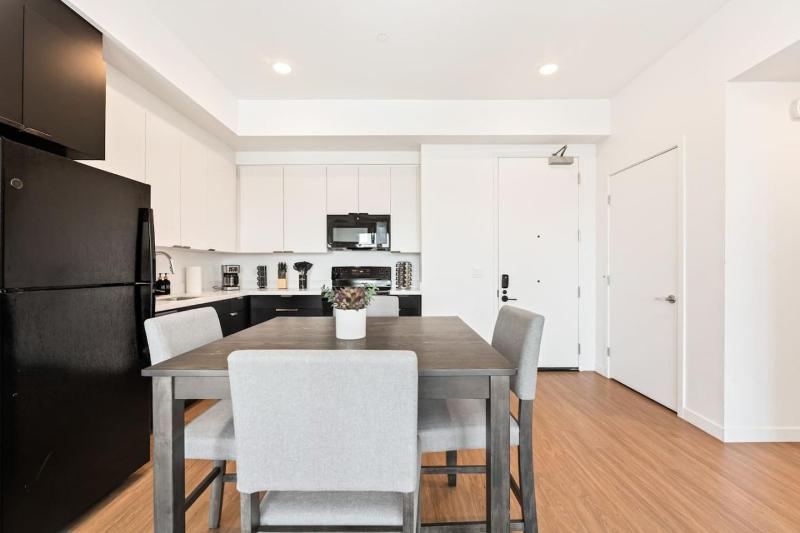 Unique 1-Bedroom DTLA Escape with City Views - image 11