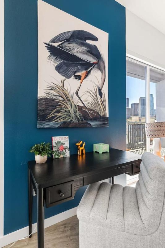 Skyline Haven Near Dodger Stadium with Views - image 9