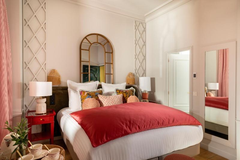 Junior Suite with Spa Access image 3