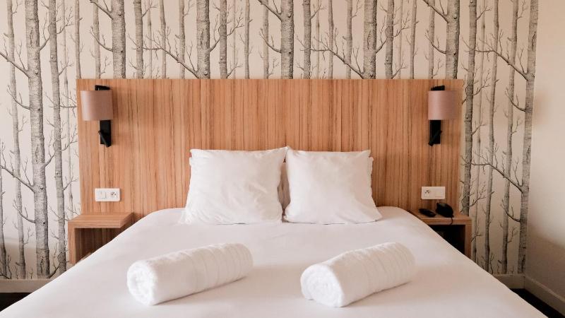 Deluxe Double Room  image 4