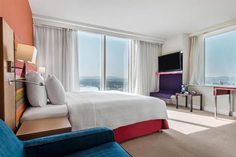Premium Room with Harbour View image 1