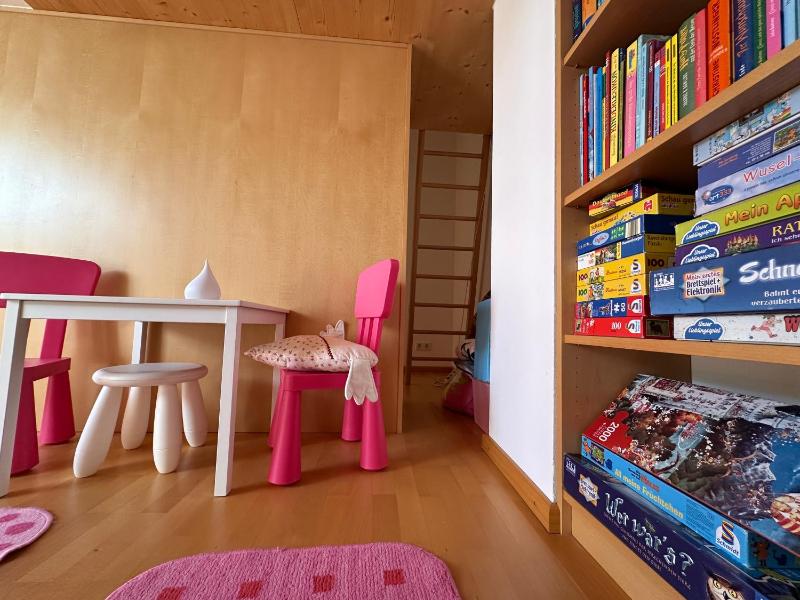 One-Bedroom Apartment image 3