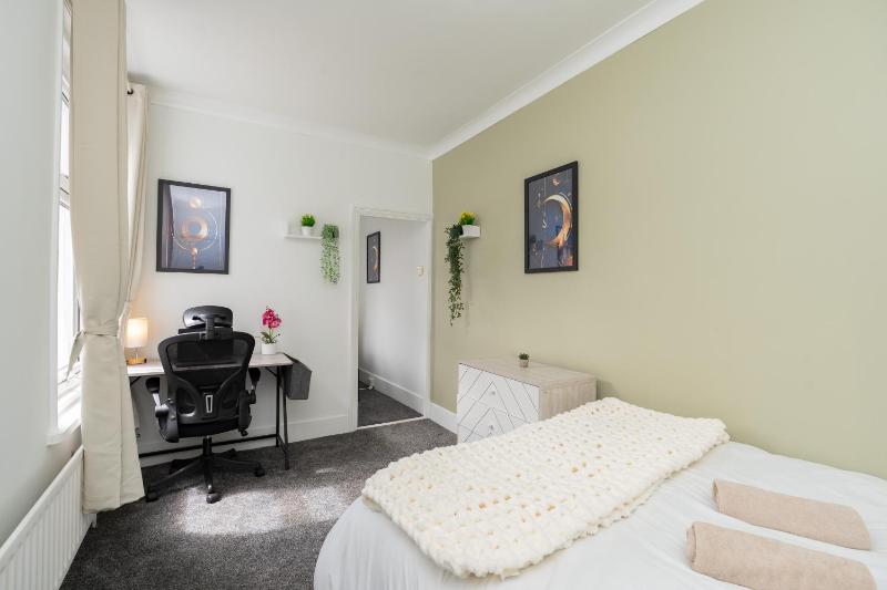 Open Mind Property - 16 Guests & Free Parking - image 14