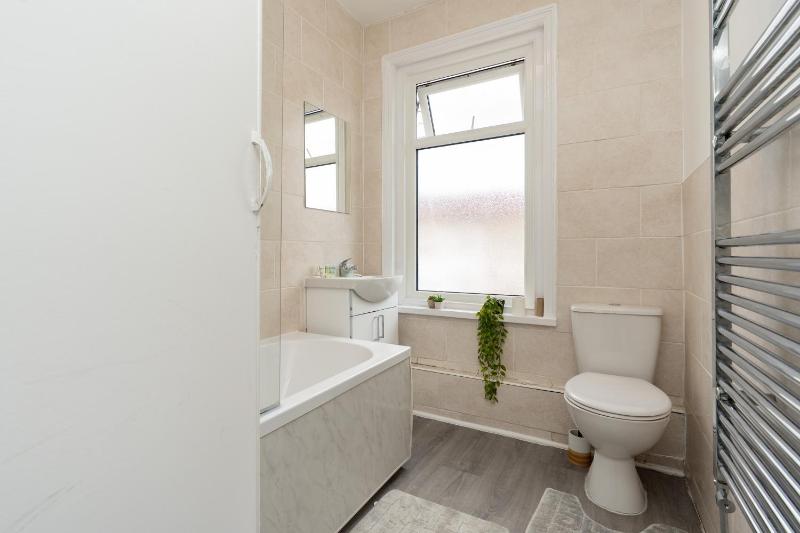 Open Mind Property - 16 Guests & Free Parking - image 40
